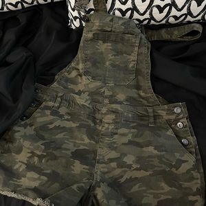 CAMO OVERALL SHORTS